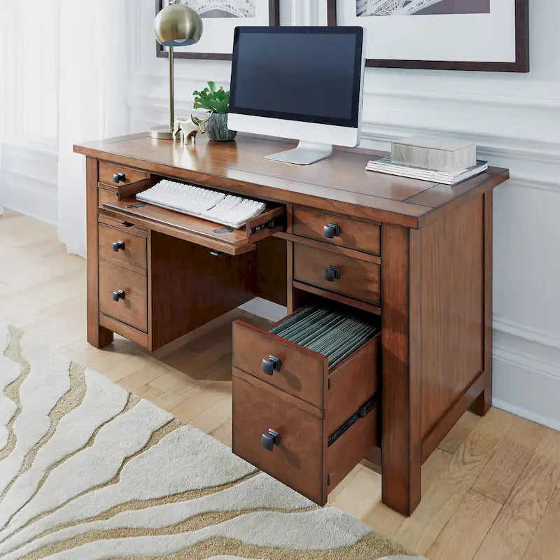 Bureau exécutif sur piètement en érable vieilli marron, 137 cm de large, pour une personne